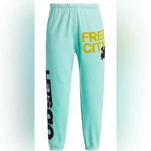 FREECITY let’s go logo sweatpants